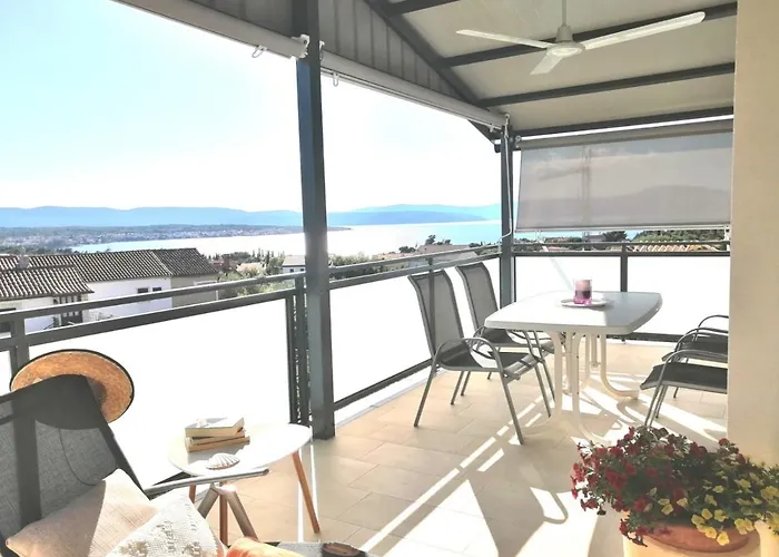 Lovely Sea View House In Malinska Island Krk