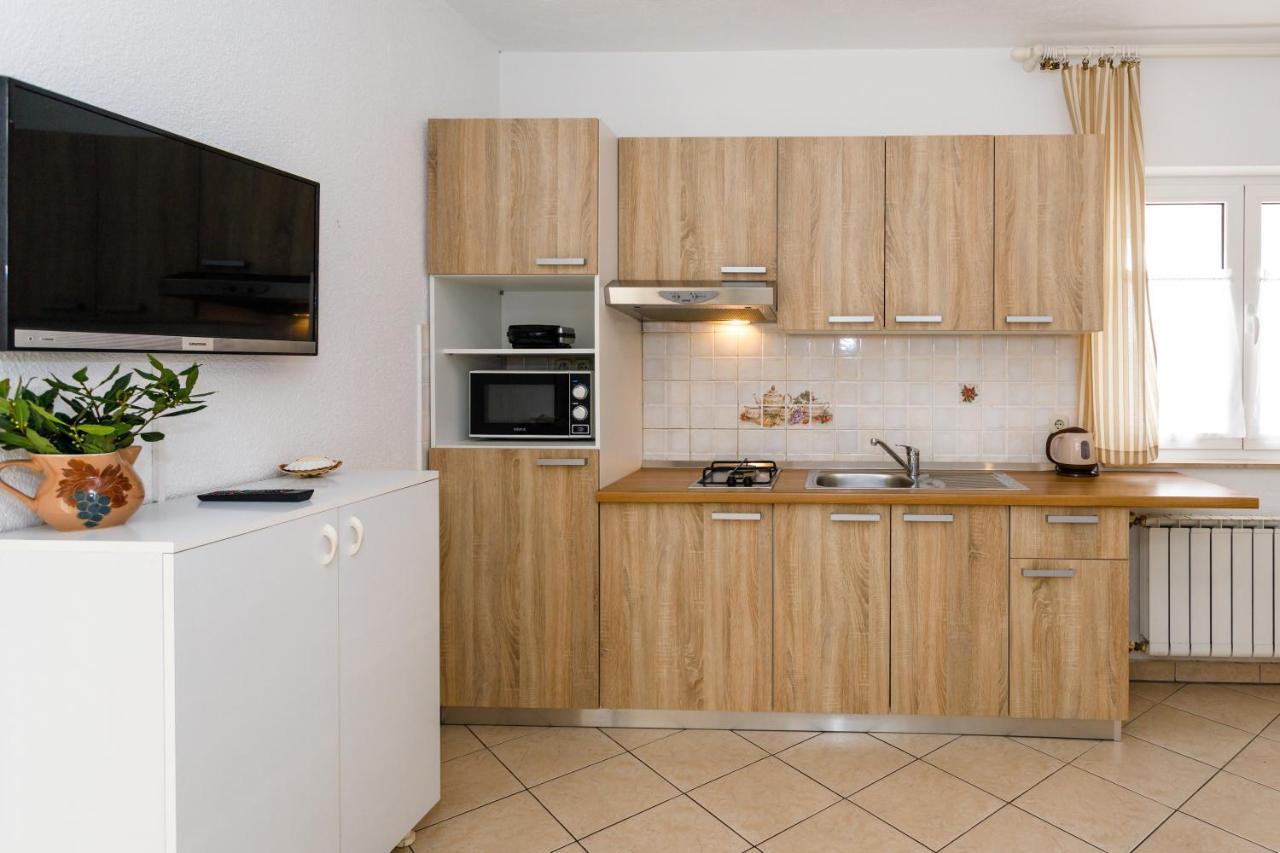 Lovely Sea View House In Island Krk Malinska